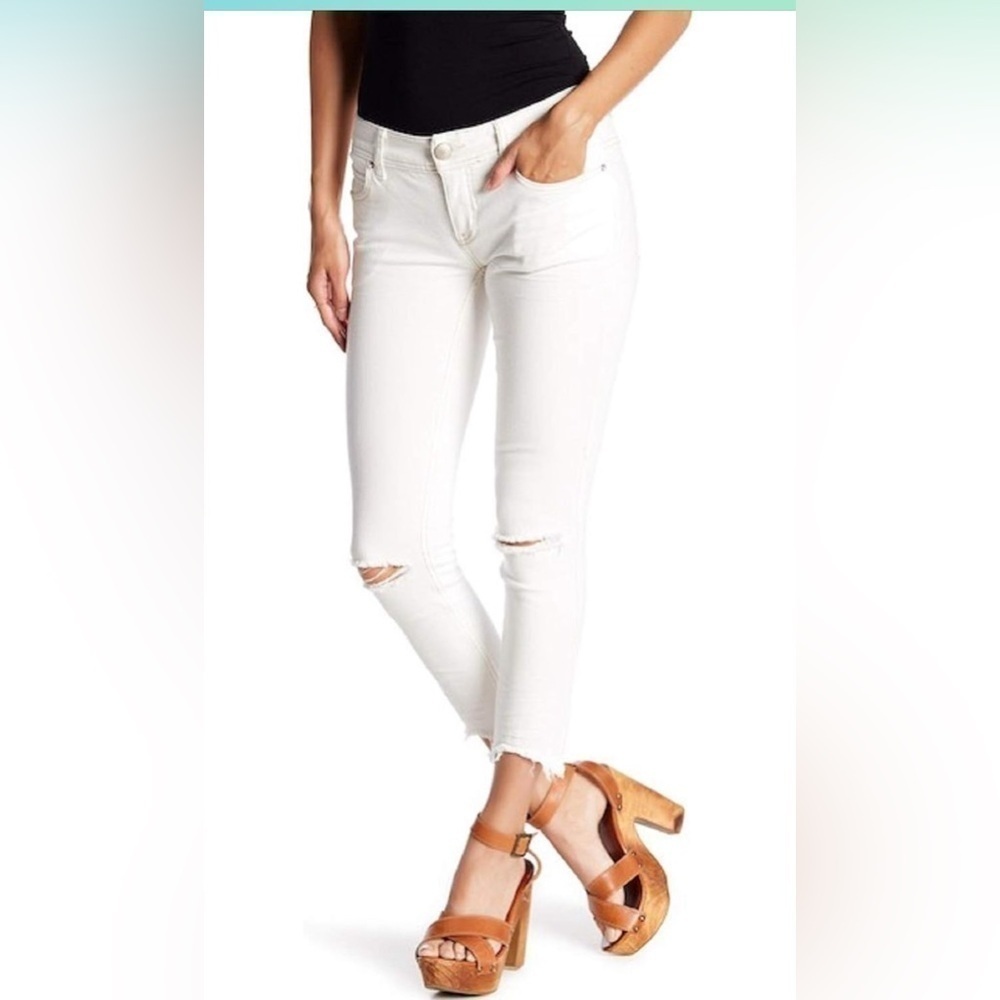 Free People Classic Mid Rise Distressed
Cropped Raw Hem White Jeans Size 29